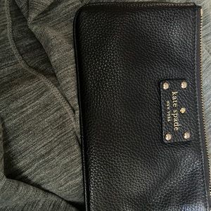 Kate Spade wristlet wallet